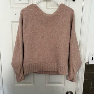 Women’s size large never worn super cosy sweater size medium long sleeve pink